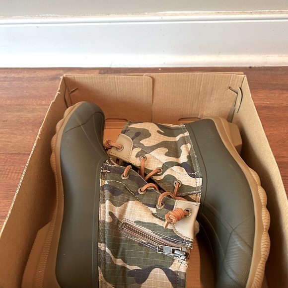 BRAND NEW, never worn Sperry Syren Gulf Camo Duck Boot, size 8.5M - Picture 8 of 9